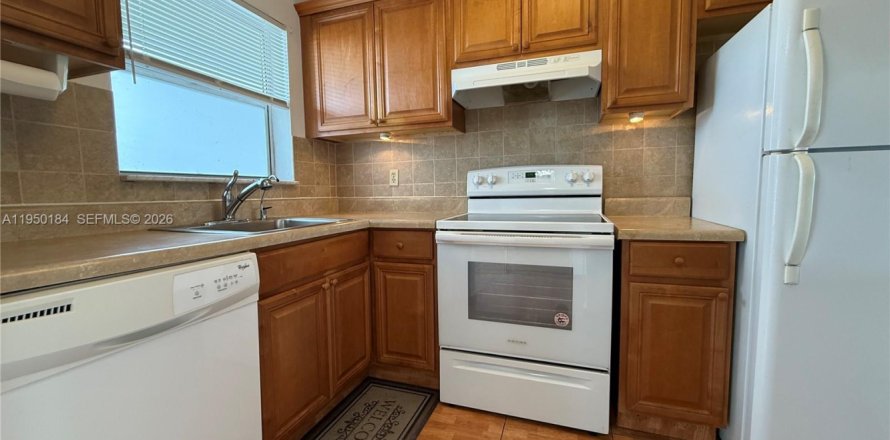 Кондоминиум с 2 спальнями в Санрайз, Флорида № 2005770