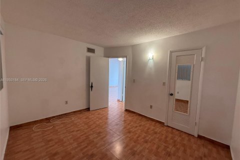 Снять в аренду кондоминиум в Санрайз, Флорида 2 спальни, 78.97м2, № 2005770 - фото 14