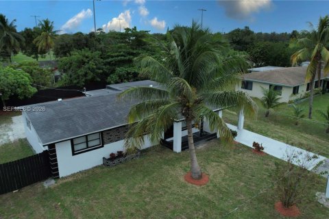 Villa ou maison à vendre à Fort Lauderdale, Floride: 4 chambres, 145.3 m2 № 2002169 - photo 3