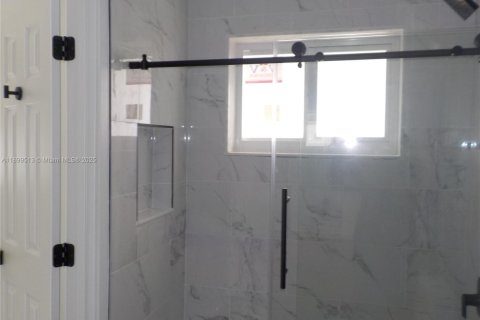 Villa ou maison à vendre à St. Lucie, Floride: 3 chambres, 172.98 m2 № 1950852 - photo 22