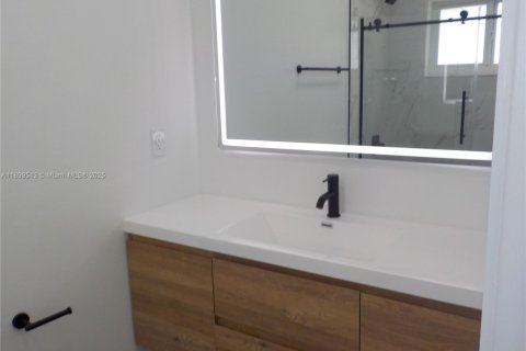 Villa ou maison à vendre à St. Lucie, Floride: 3 chambres, 172.98 m2 № 1950852 - photo 23