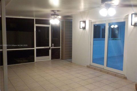 Villa ou maison à vendre à St. Lucie, Floride: 3 chambres, 172.98 m2 № 1950852 - photo 26