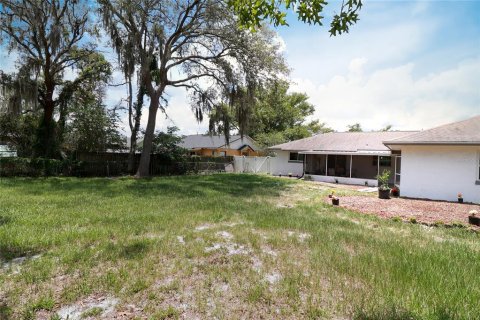 House in Casselberry, Florida 4 bedrooms, 166.67 sq.m. № 2393953 - photo 23