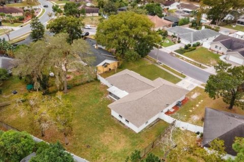 House in Casselberry, Florida 4 bedrooms, 166.67 sq.m. № 2393953 - photo 2