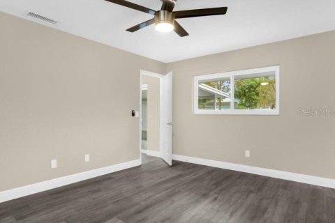 House in Casselberry, Florida 4 bedrooms, 166.67 sq.m. № 2393953 - photo 17