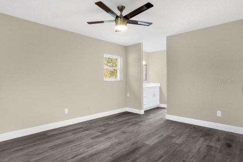 House in Casselberry, Florida 4 bedrooms, 166.67 sq.m. № 2393953 - photo 10