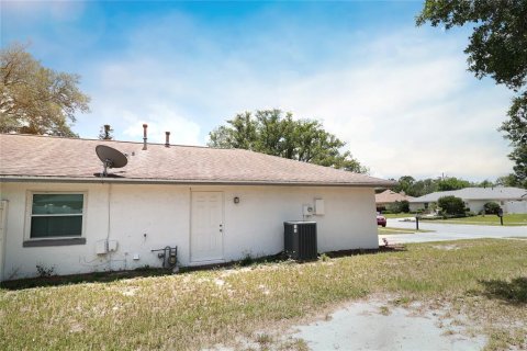 House in Casselberry, Florida 4 bedrooms, 166.67 sq.m. № 2393953 - photo 21