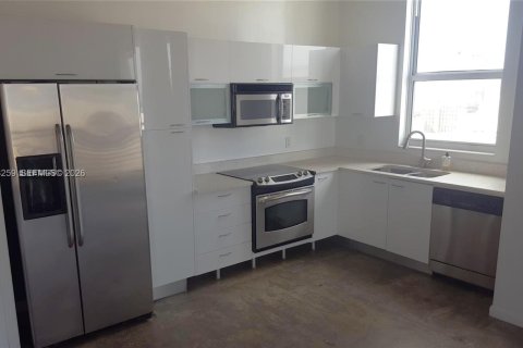 Condominio en alquiler en Miami, Florida, 2 dormitorios, 107.12 m2 № 2055614 - foto 6