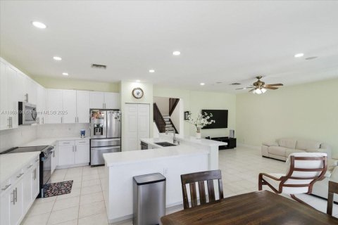 Casa en venta en Miramar, Florida, 4 dormitorios, 332.5 m2 № 1895869 - foto 19