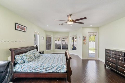 Casa en venta en Miramar, Florida, 4 dormitorios, 332.5 m2 № 1895869 - foto 23