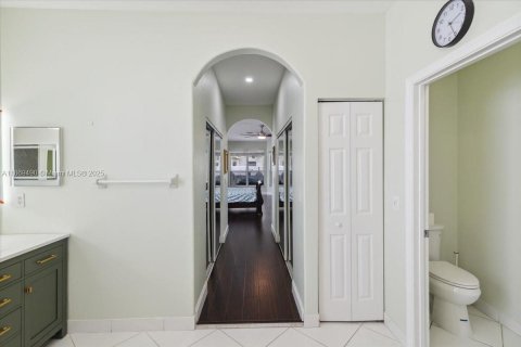 Casa en venta en Miramar, Florida, 4 dormitorios, 332.5 m2 № 1895869 - foto 29
