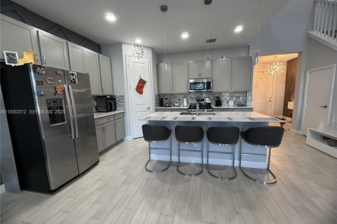 Townhouse in Lake Worth, Florida 3 bedrooms, 179.39 sq.m. № 1989265 - photo 13