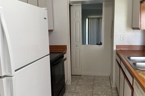 Apartamento en alquiler en Kissimmee, Florida, 3 dormitorios, 104.7 m2 № 1798114 - foto 2