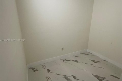 Copropriété à louer à Miami, Floride: 2 chambres, 72 m2 № 1974818 - photo 6