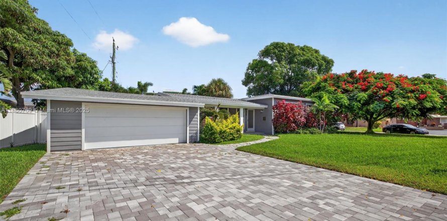 Casa en Deerfield Beach, Florida 3 dormitorios, 124.95 m2 № 1927740