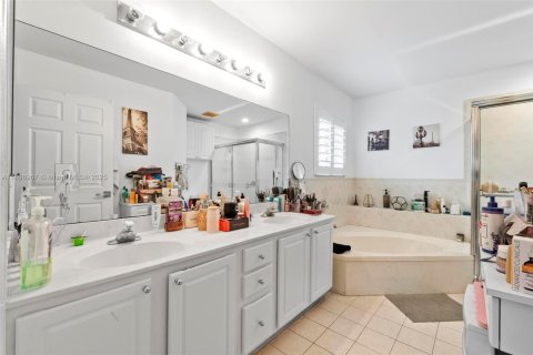 Villa ou maison à vendre à Weston, Floride: 4 chambres, 183.48 m2 № 1981614 - photo 11