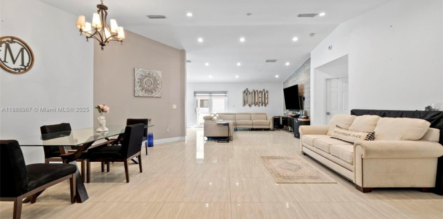 Villa ou maison à Weston, Floride 4 chambres, 183.48 m2 № 1981614