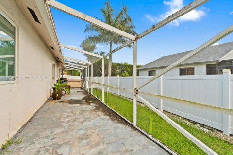 Villa ou maison à vendre à Weston, Floride: 4 chambres, 183.48 m2 № 1981614 - photo 15