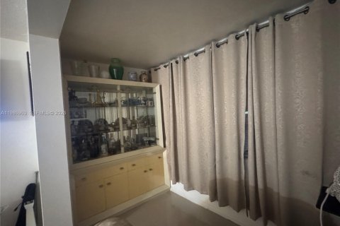 Купить кондоминиум в Майами, Флорида 2 спальни, 90.58м2, № 2044826 - фото 7