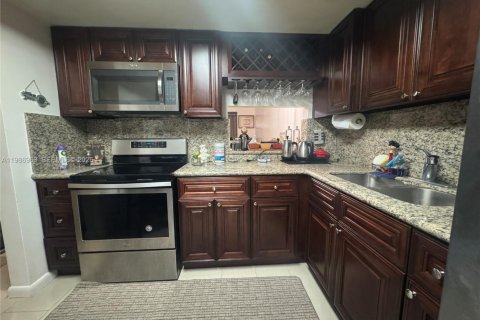 Купить кондоминиум в Майами, Флорида 2 спальни, 90.58м2, № 2044826 - фото 5