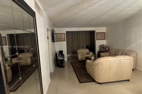 Купить кондоминиум в Майами, Флорида 2 спальни, 90.58м2, № 2044826 - фото 3