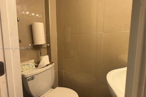 Купить кондоминиум в Майами, Флорида 2 спальни, 90.58м2, № 2044826 - фото 14