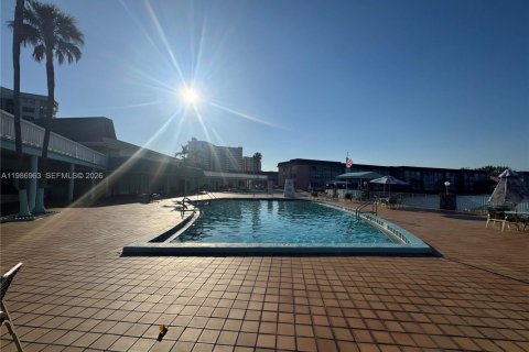 Copropriété à vendre à Miami, Floride: 2 chambres, 90.58 m2 № 2044826 - photo 30