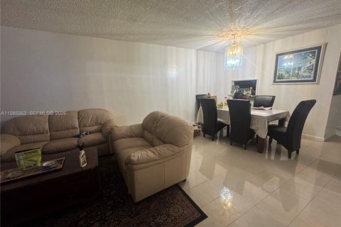 Купить кондоминиум в Майами, Флорида 2 спальни, 90.58м2, № 2044826 - фото 4