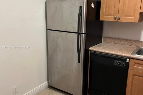 Copropriété à louer à Doral, Floride: 1 chambre, 75.25 m2 № 2006235 - photo 3