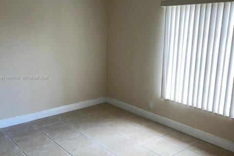 Copropriété à louer à Doral, Floride: 1 chambre, 75.25 m2 № 2006235 - photo 7
