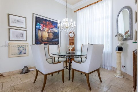 House in Weston, Florida 5 bedrooms, 222.32 sq.m. № 1822181 - photo 8