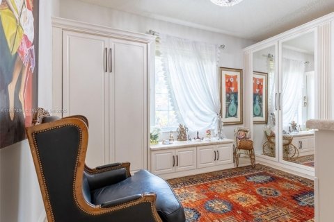 House in Weston, Florida 5 bedrooms, 222.32 sq.m. № 1822181 - photo 19