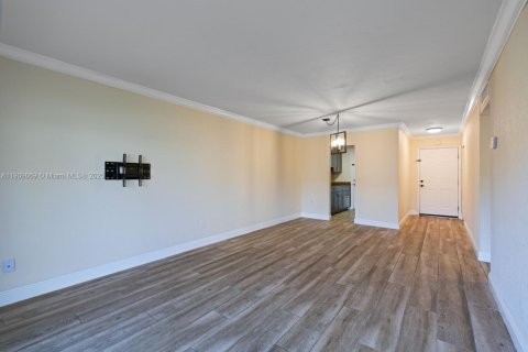 Copropriété à louer à Palmetto Bay, Floride: 2 chambres, 74.79 m2 № 1965368 - photo 6