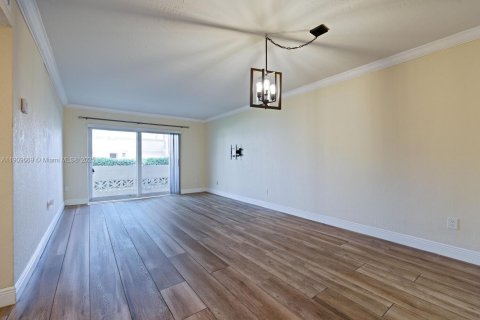 Copropriété à louer à Palmetto Bay, Floride: 2 chambres, 74.79 m2 № 1965368 - photo 3