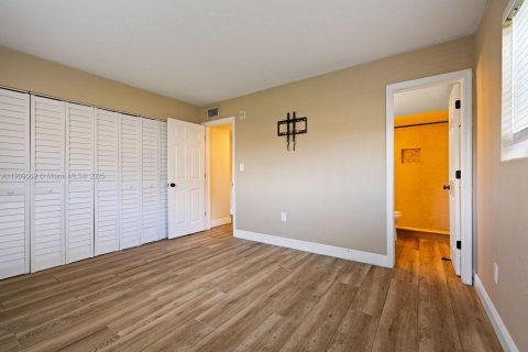 Copropriété à louer à Palmetto Bay, Floride: 2 chambres, 74.79 m2 № 1965368 - photo 11