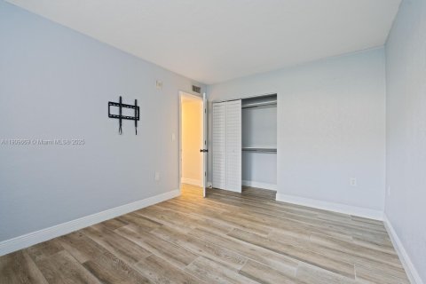 Copropriété à louer à Palmetto Bay, Floride: 2 chambres, 74.79 m2 № 1965368 - photo 14