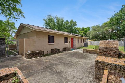 House in Sanford, Florida 3 bedrooms, 112.04 sq.m. № 2148579 - photo 25