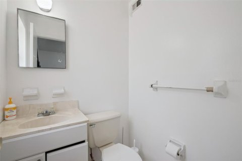 House in Sanford, Florida 3 bedrooms, 112.04 sq.m. № 2148579 - photo 16