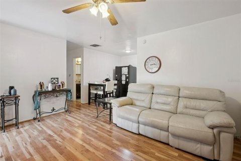 House in Sanford, Florida 3 bedrooms, 112.04 sq.m. № 2148579 - photo 6