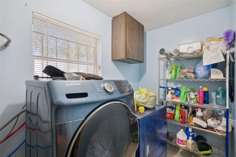 House in Sanford, Florida 3 bedrooms, 112.04 sq.m. № 2148579 - photo 18