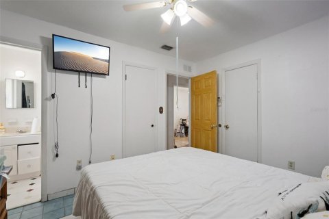 House in Sanford, Florida 3 bedrooms, 112.04 sq.m. № 2148579 - photo 14