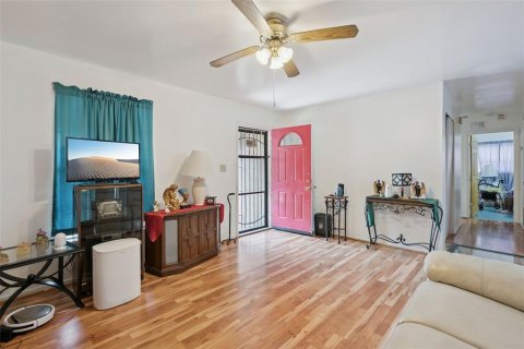 House in Sanford, Florida 3 bedrooms, 112.04 sq.m. № 2148579 - photo 4