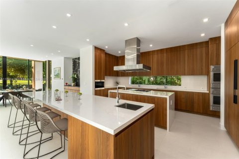 House in Miami Beach, Florida 5 bedrooms, 452.9 sq.m. № 1955207 - photo 7