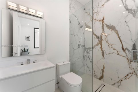 House in Miami Beach, Florida 5 bedrooms, 452.9 sq.m. № 1955207 - photo 14