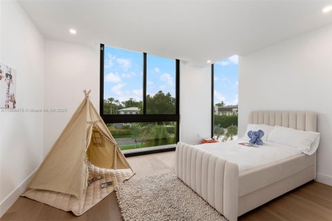 House in Miami Beach, Florida 5 bedrooms, 452.9 sq.m. № 1955207 - photo 28
