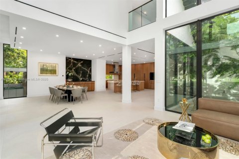 House in Miami Beach, Florida 5 bedrooms, 452.9 sq.m. № 1955207 - photo 4