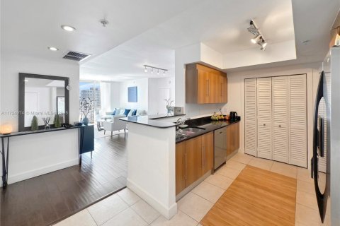 Купить кондоминиум в Майами, Флорида 2 спальни, 113.99м2, № 1937134 - фото 7