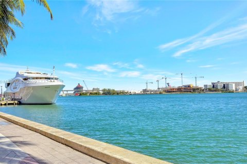 Купить кондоминиум в Майами, Флорида 2 спальни, 113.99м2, № 1937134 - фото 21