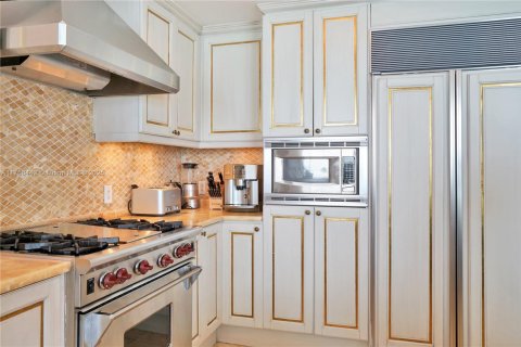 Condo in Sunny Isles Beach, Florida, 3 bedrooms  № 1934782 - photo 10