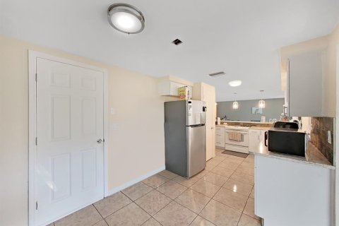 Villa ou maison à vendre à Hudson, Floride: 2 chambres, 123.19 m2 № 1911617 - photo 8